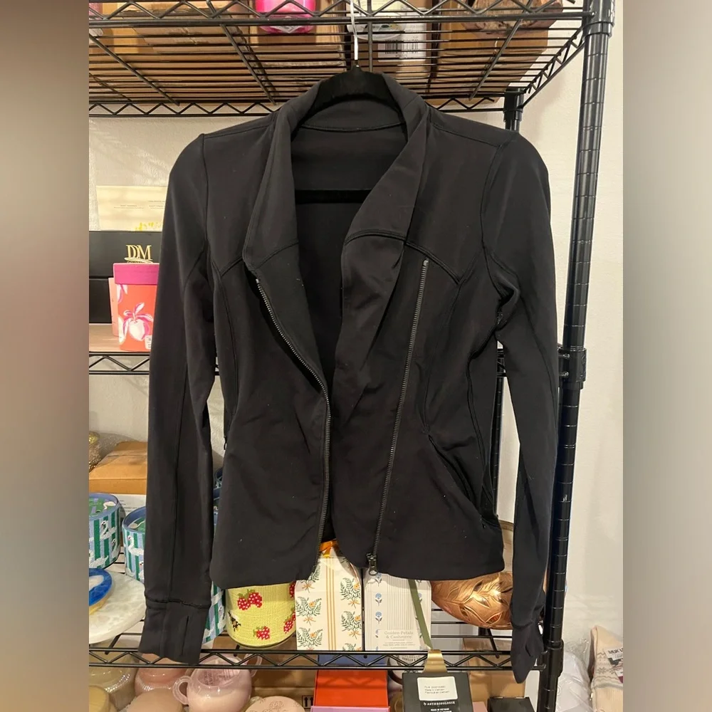 Lululemon Precision Jacket, Sz 6 - Picture 5 of 7